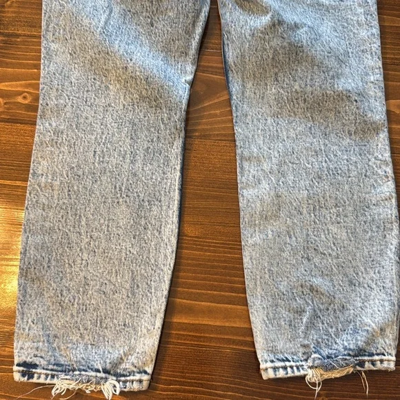 NWOT Abercrombie & Fitch High Rise Mom Jeans - Picture 4 of 10